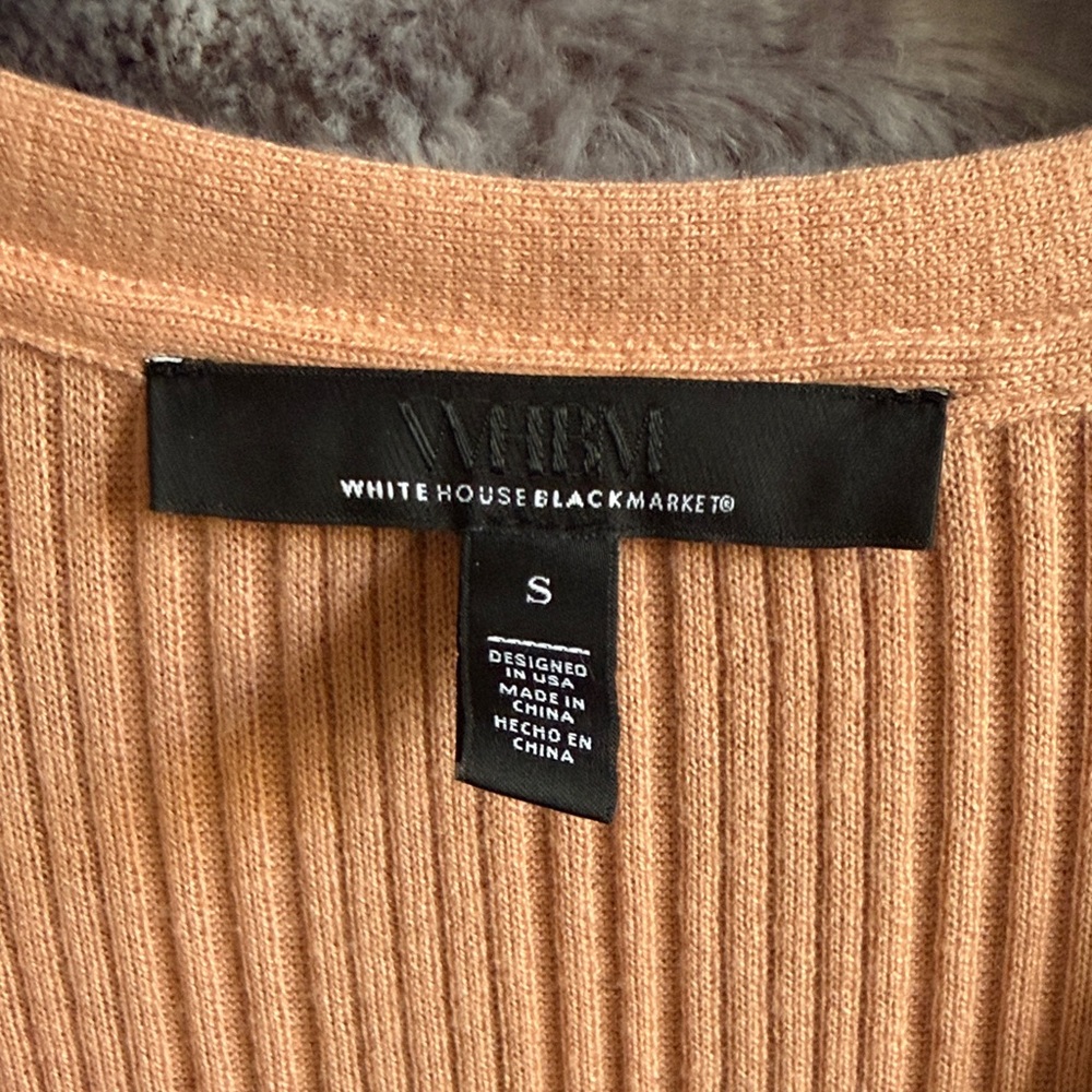 White House Black Market Ribbed V-Neck Blouse - Peach - Picture 3 of 5